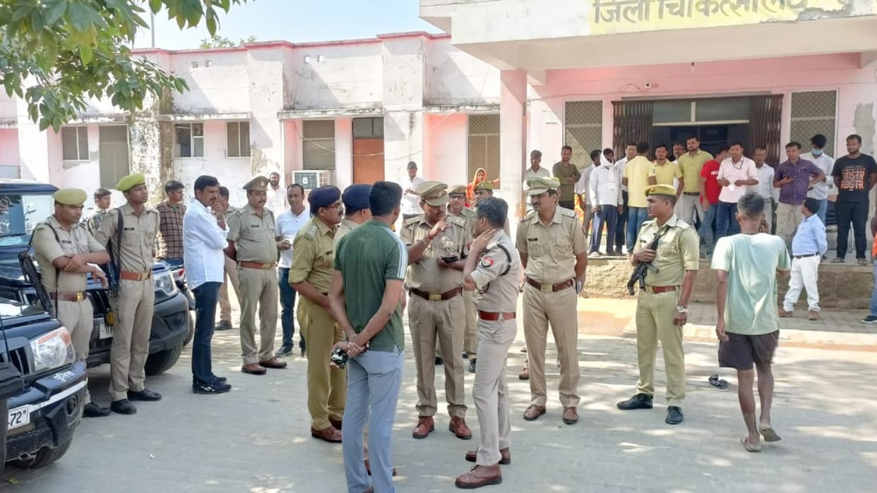 Bolero hit bike in Deoria, outpost in-charge killed in accident, Diwan injured