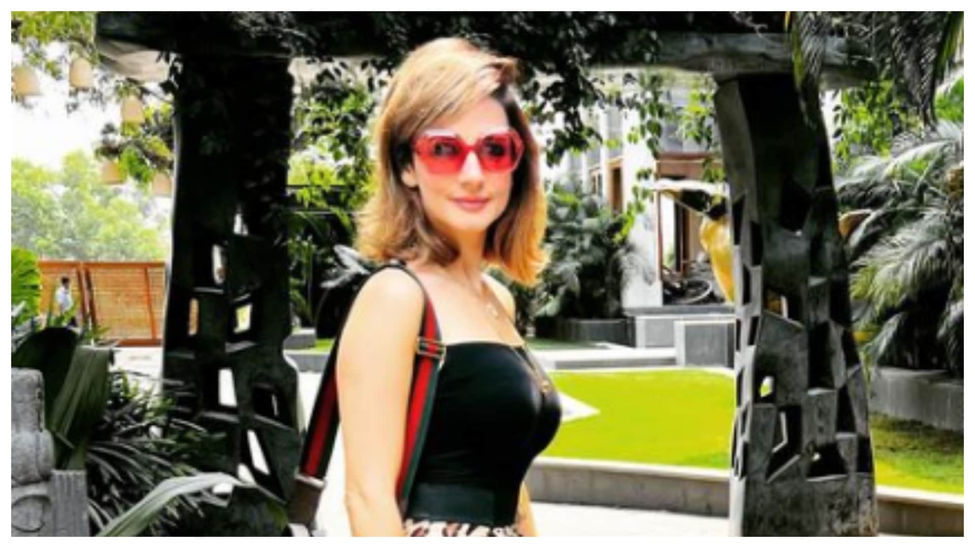 Sussanne Khan Birthday: know about Hrithik Roshan ex wife life family and affair dating with Arslan Goni