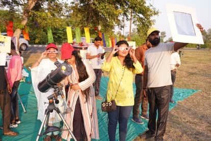 Surya Grahan 2022 Solar eclipse seen in Indore Bhopal and Ujjain