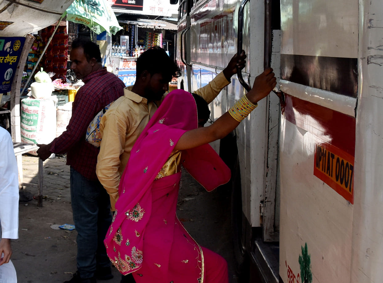 Fewer buses, passengers wandering to go home