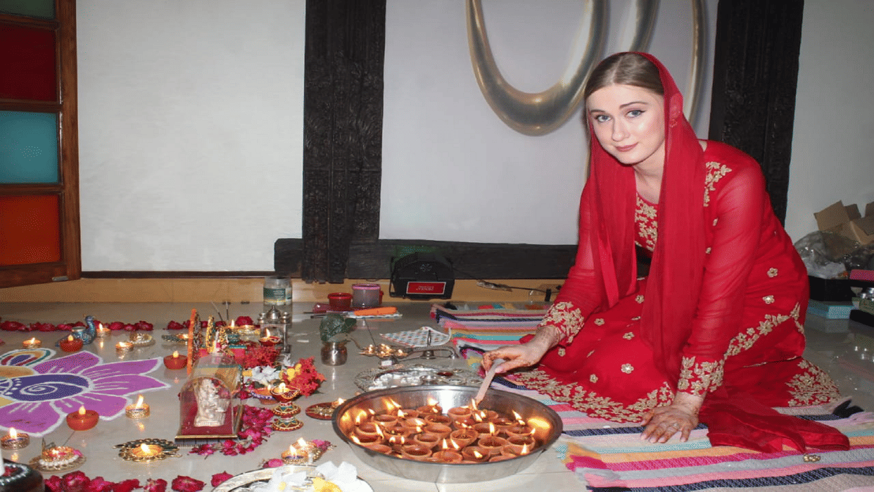 Rampur Shwetlana reached Rampur from America to celebrate Diwali worshiped lawfully