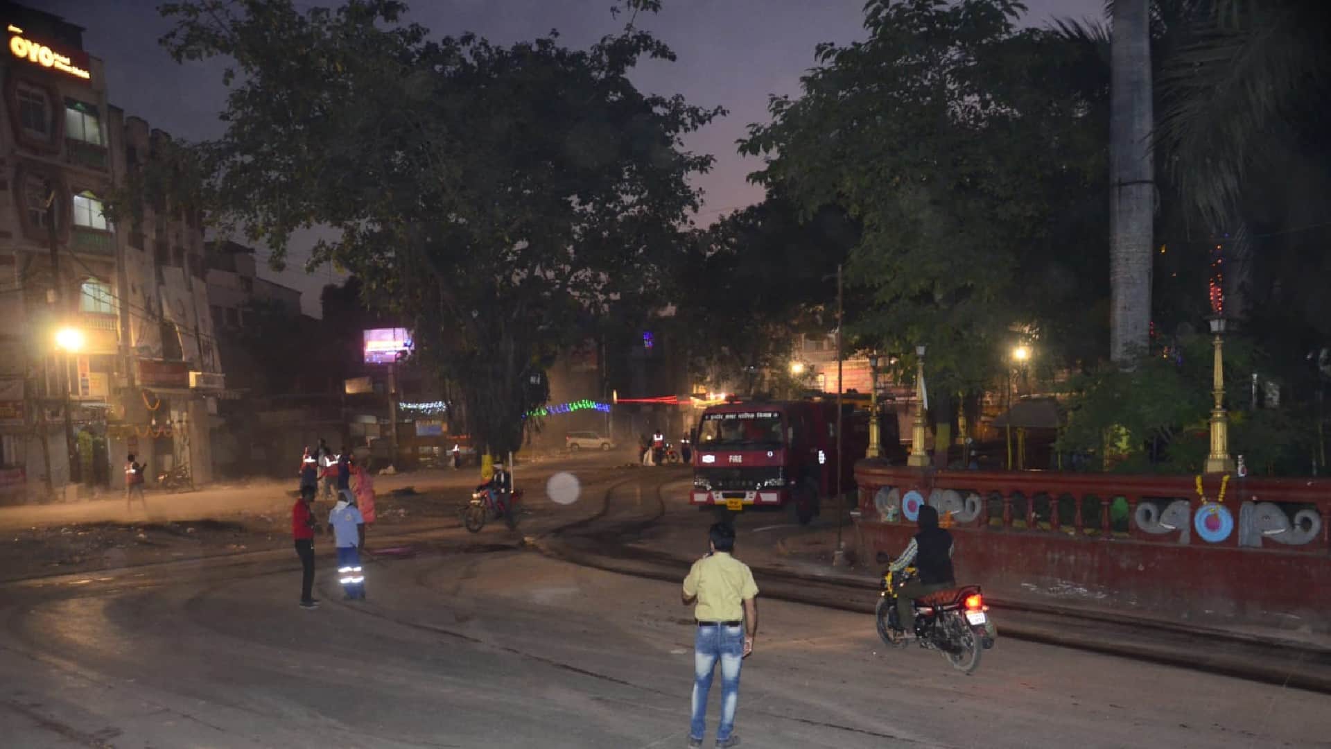 garbage spread in Indore was cleared in a few hours on the night of Diwali this specialty the city is number 1