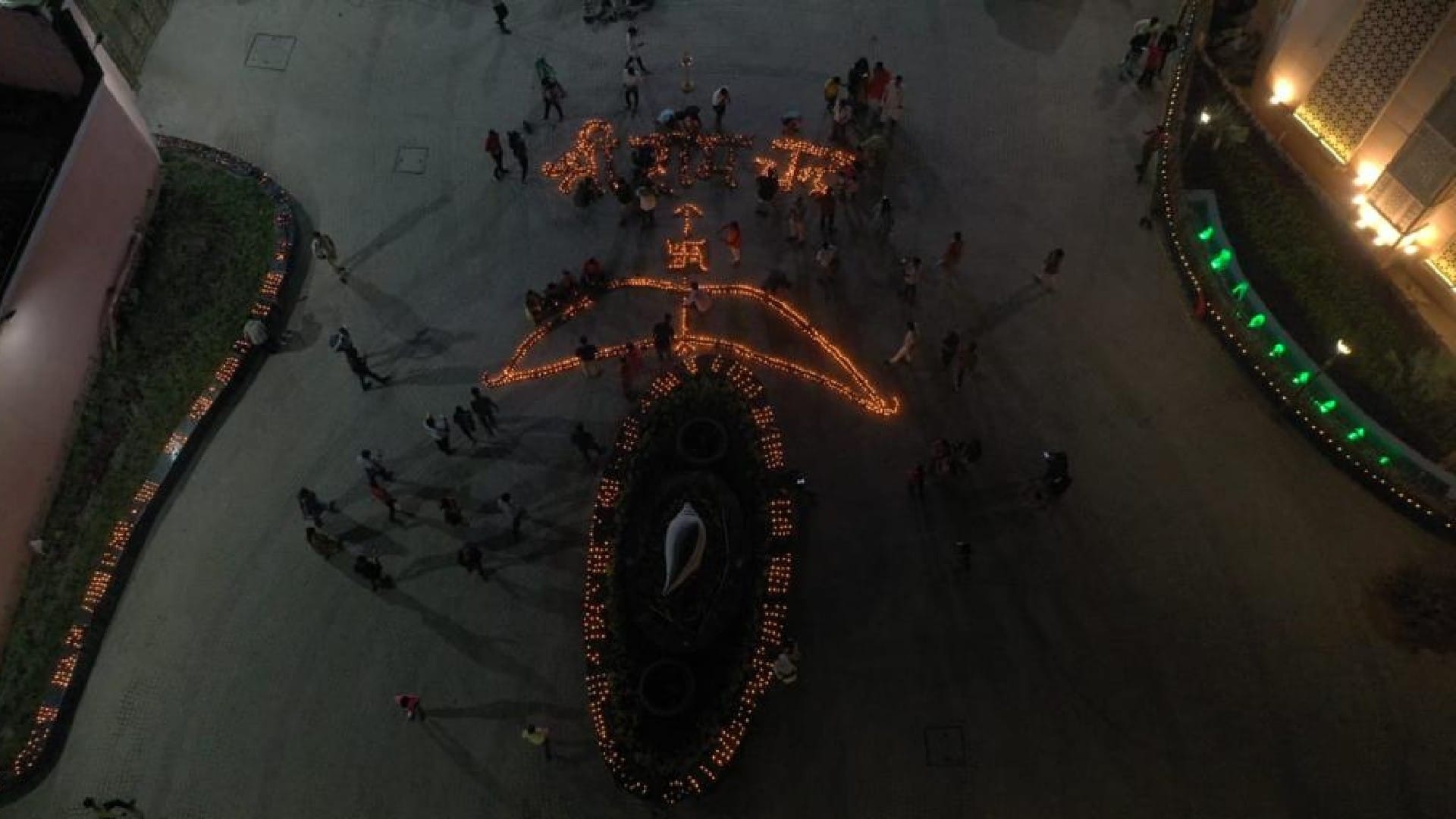 Shri Mahakal Lok Ujjain One lakh 11 thousand diyas lit up Mahakal Lok on Diwali see the beauty in pictures