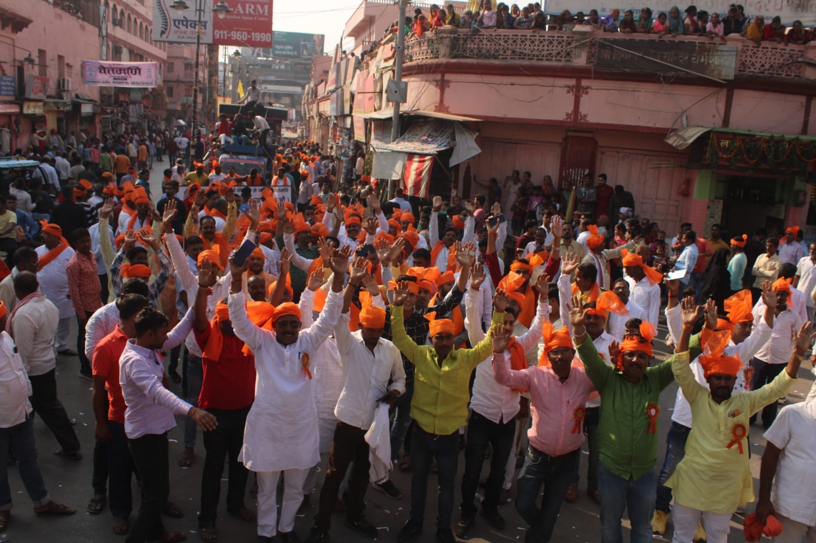Govardhan Puja grand procession taken out in Varanasi see excitement in the pictures