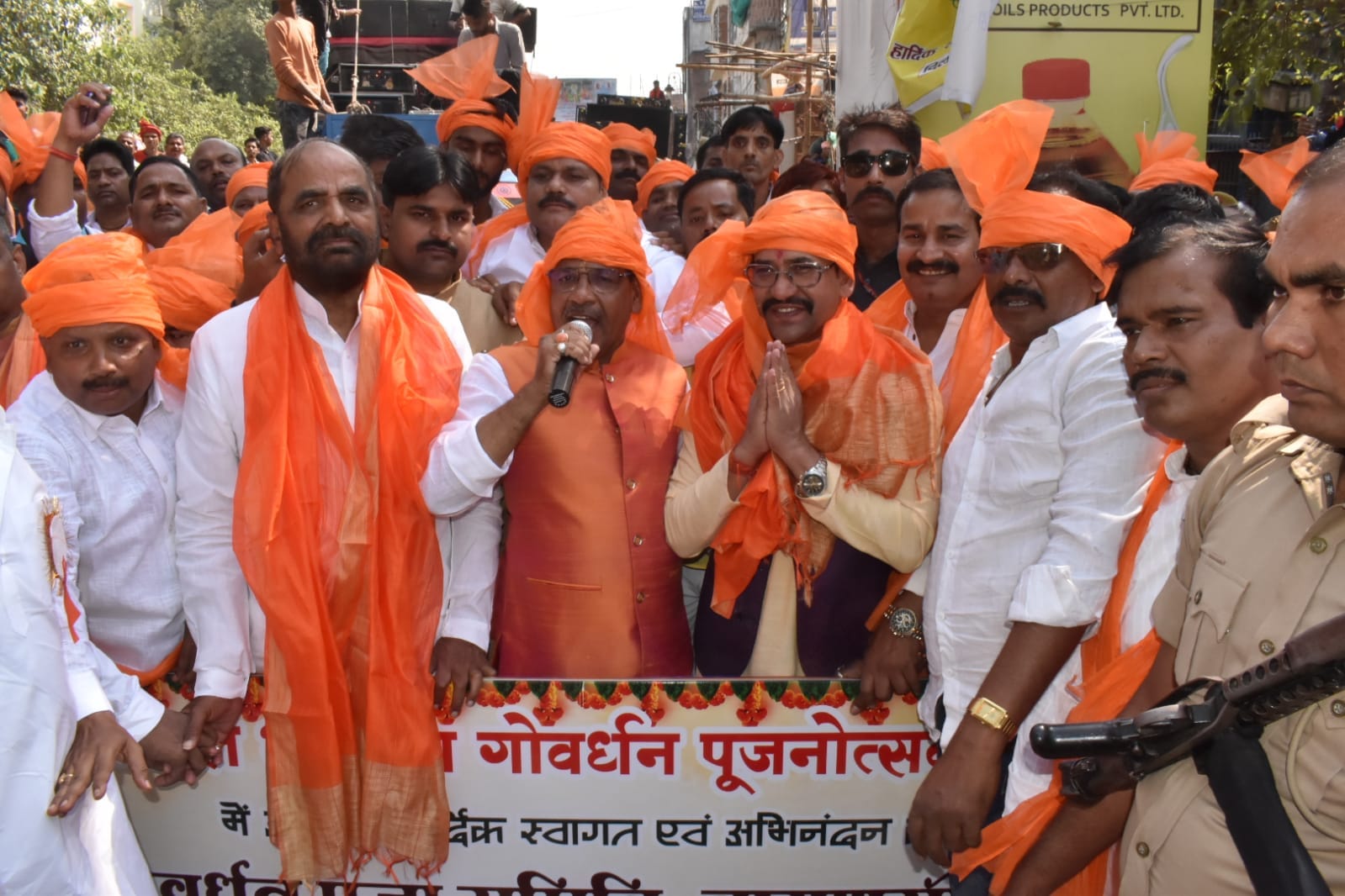 Govardhan Puja grand procession taken out in Varanasi see excitement in the pictures