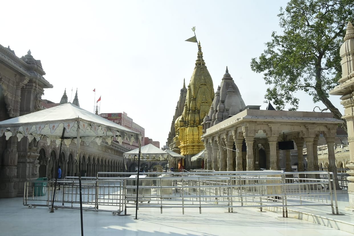 Surya Grahan doors of all temples of Varanasi including Shrikashi Vishwanath Dham are closed