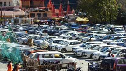 Uttarakhand News: 32 parking will be built in eight districts of state budget released