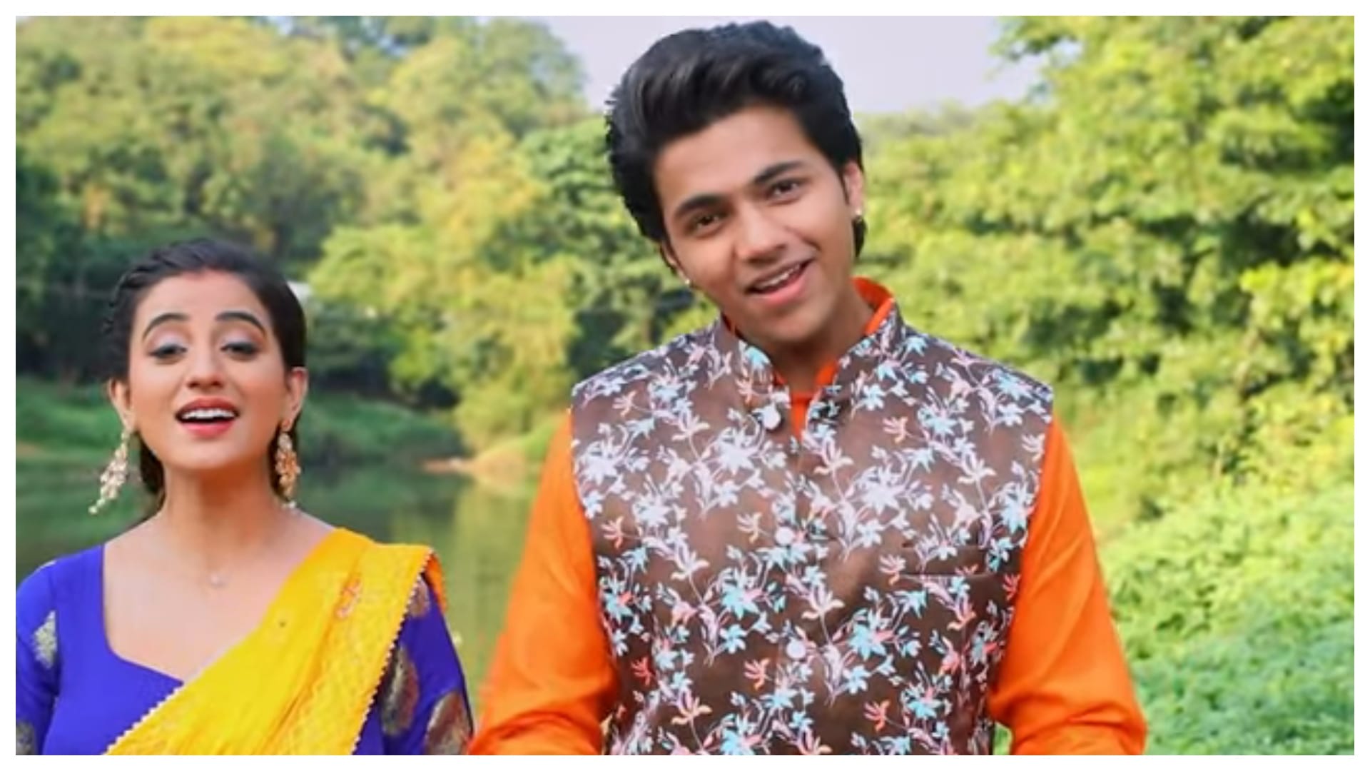 Bhojpuri actress Akshara Singh singer Ayush Anand Chhath Song Sun Li Arajiya Hey Dinanath is out