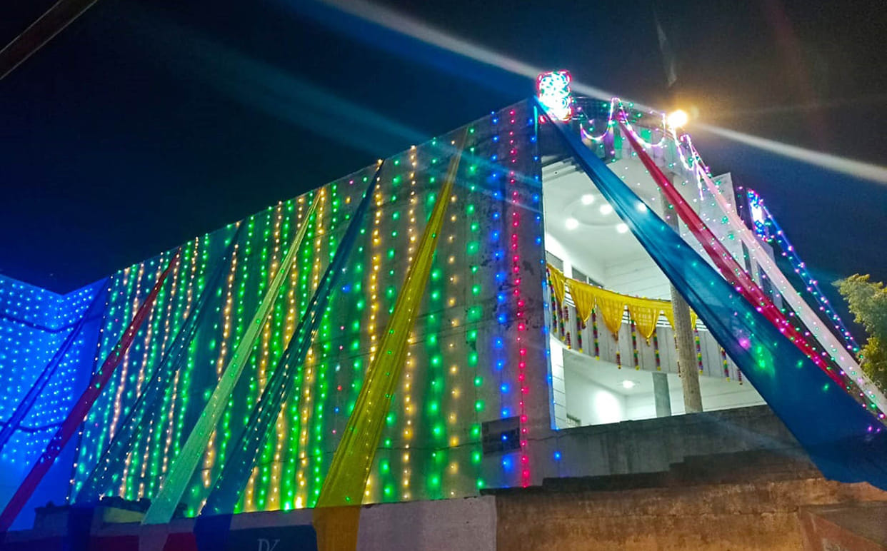 Decorate the house, Mangal lamp lit up after worship