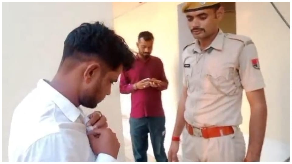 Woman cop molested in bus accused young man assaulted churu