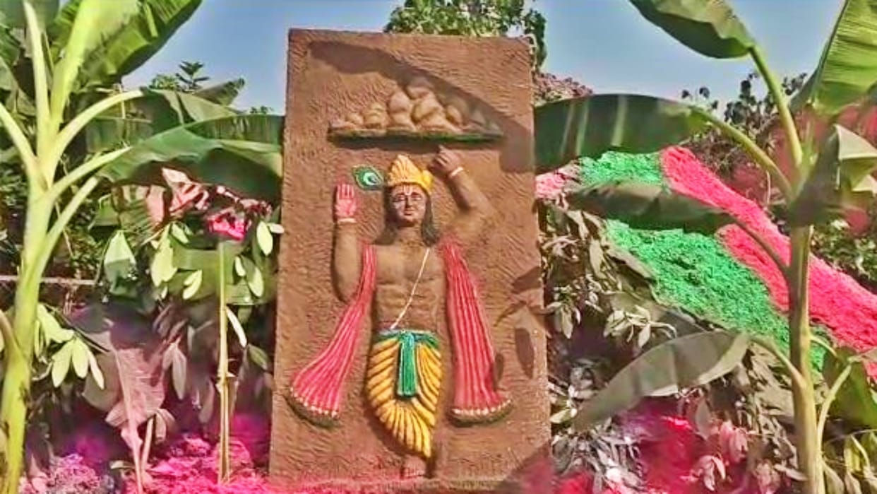 Govardhan Parvat made from 100 tonnes of cow dung in the biggest Adarsh Gaushala in Gwalior