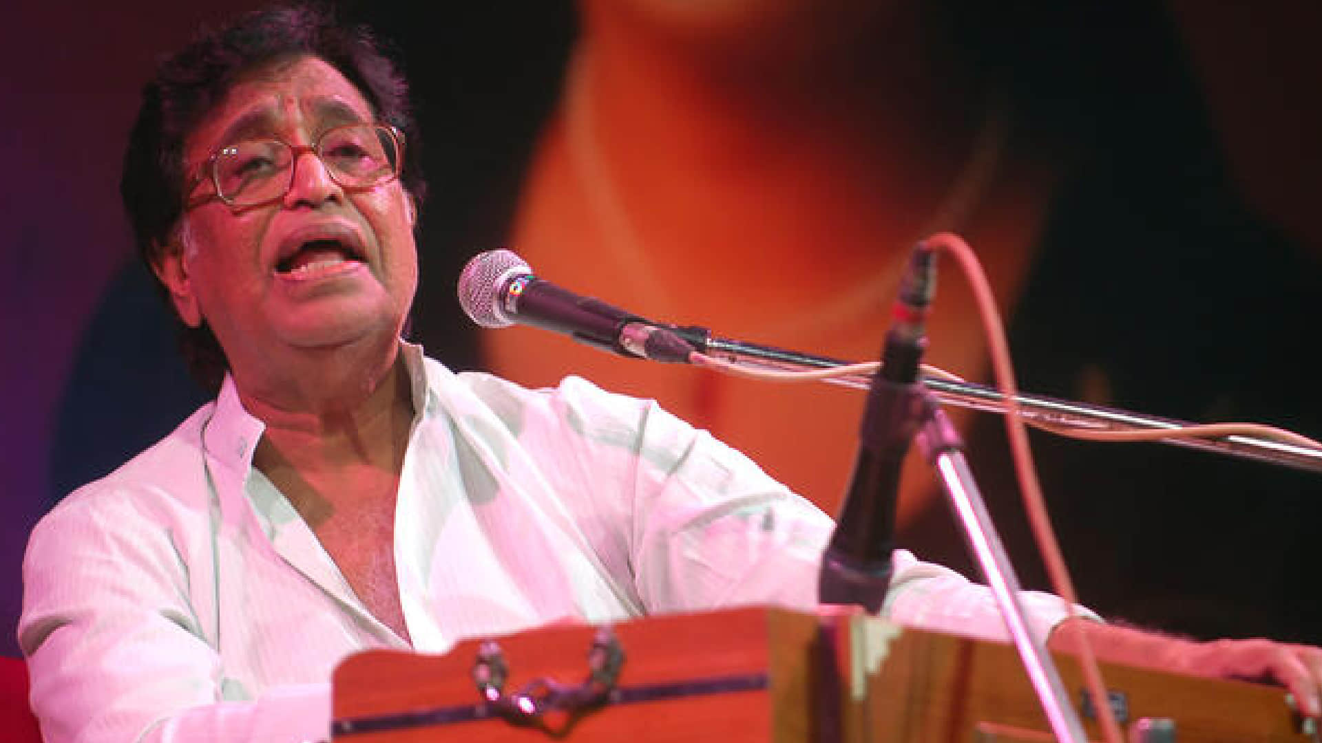 Hridaynath Mangeshkar birthday know unknown facts about  lata mangeshkar brother music director career songs