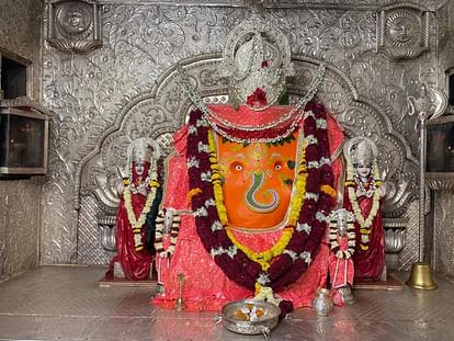 Indore News:खजराना गणेश मंदिर में प्रसाद की दुकान बिकी 1.72 करोड़ में, दर  2.68 लाख रुपये प्रति वर्गफीट - Indore News: Prasad Shop In Khajrana Ganesh  Temple Sold For Rs 1.72 Crore,