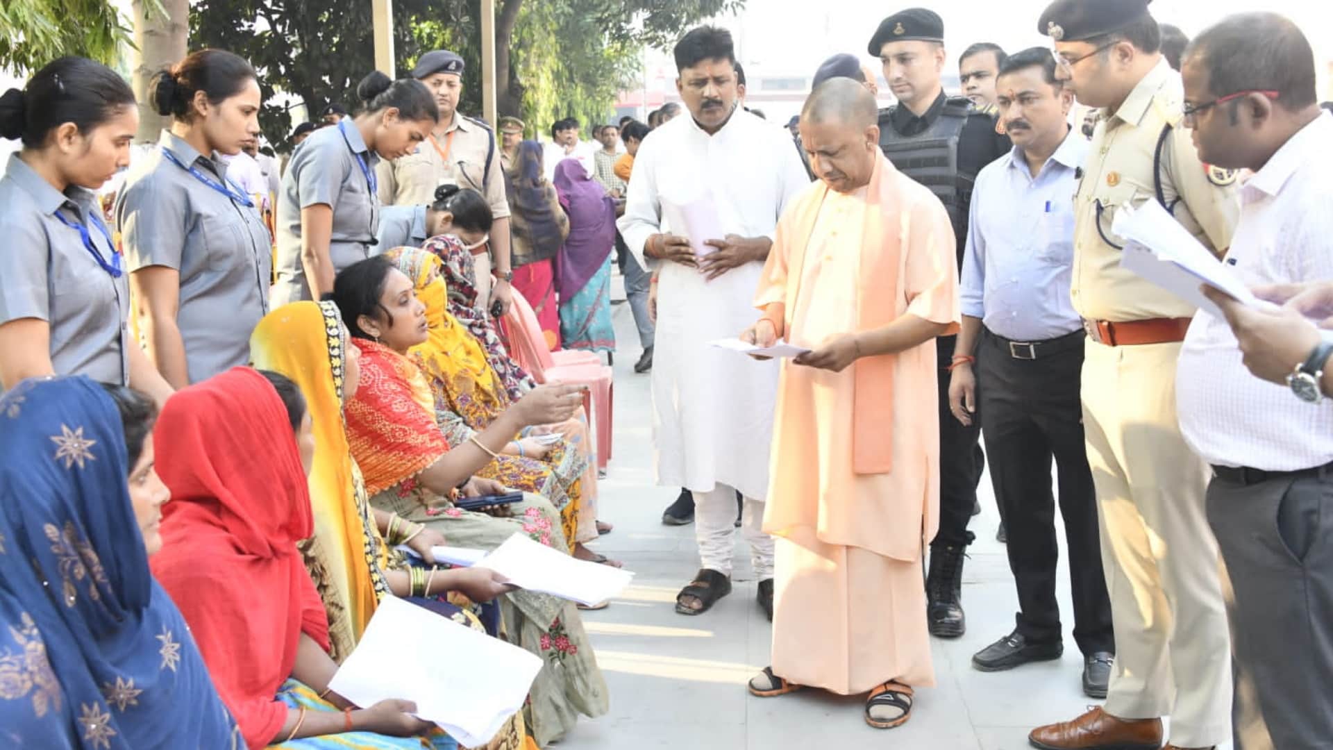 Chief Minister Yogi Adityanath listened to complaint in Janta Darbar in Gorakhpur