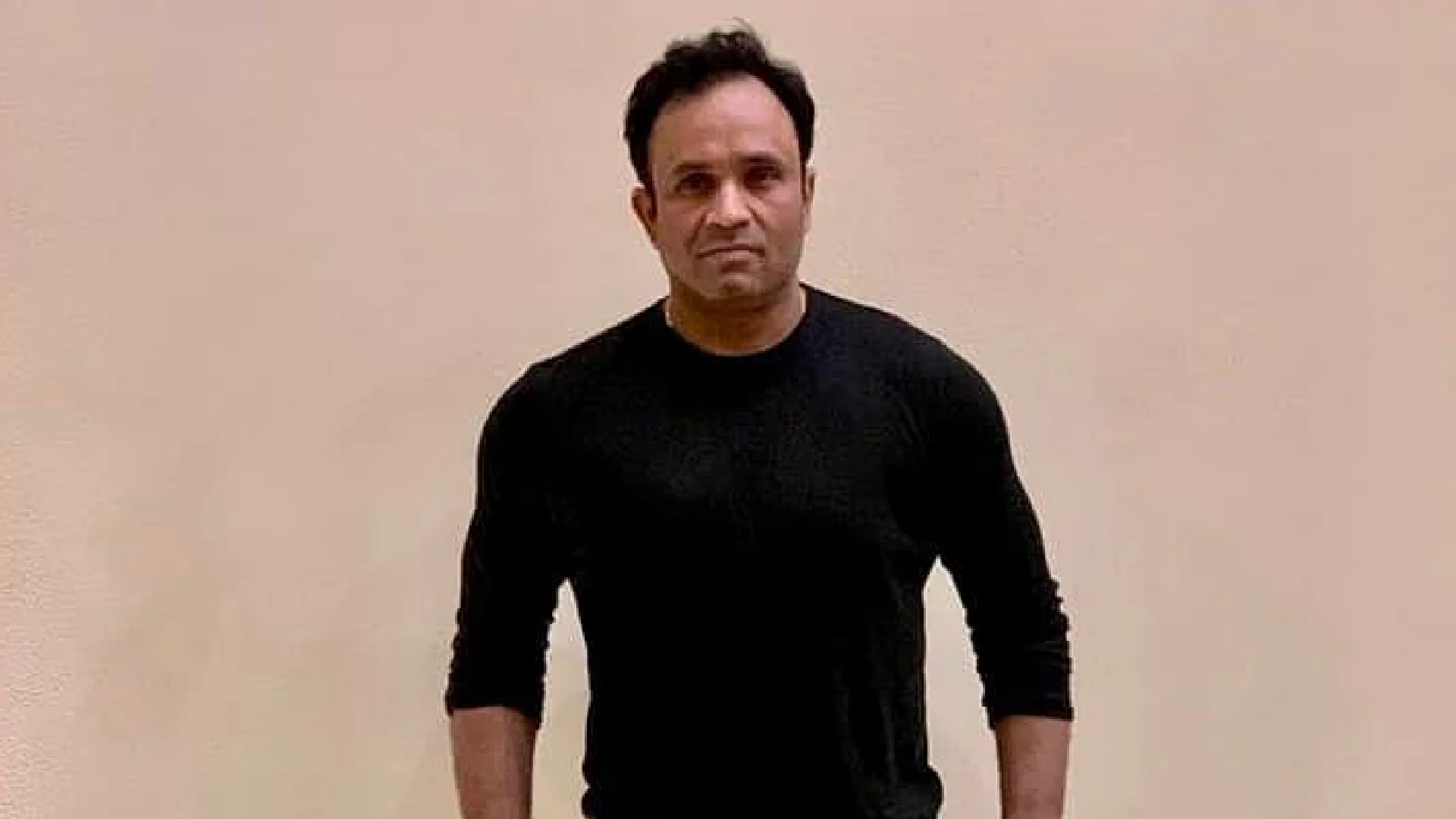 Case registered against film producer Kamal Kishore Mishra for hitting his wife with car at Amboli