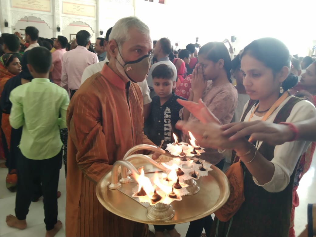 Govardhan Puja 2022, Govardhan is worshiped in homes, 56 dishes are offered to Shri Krishna