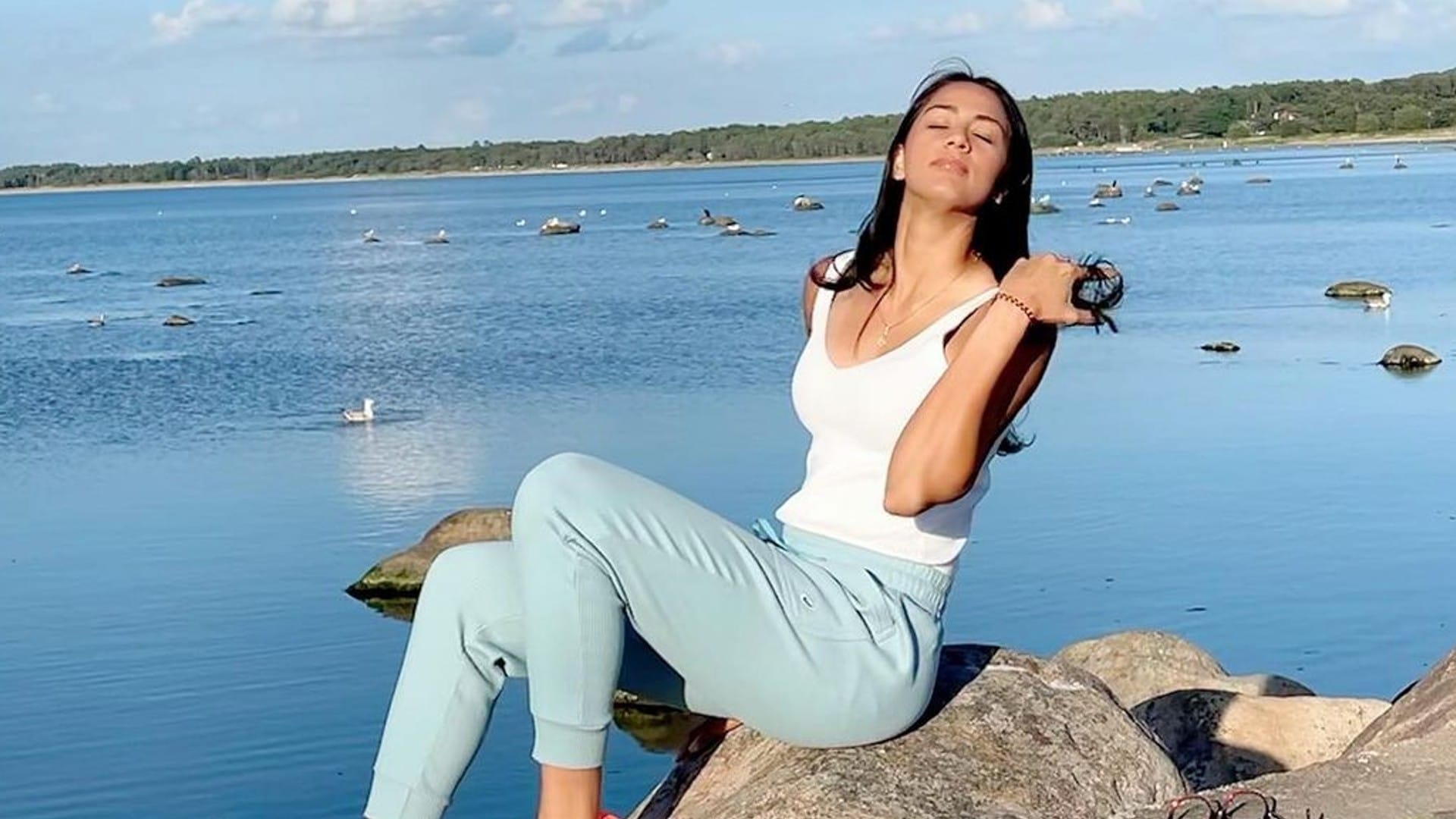 Karman Kaur Thandi title lifestyle Instagram photos role model Roger Federer and Virat Kohli foundation