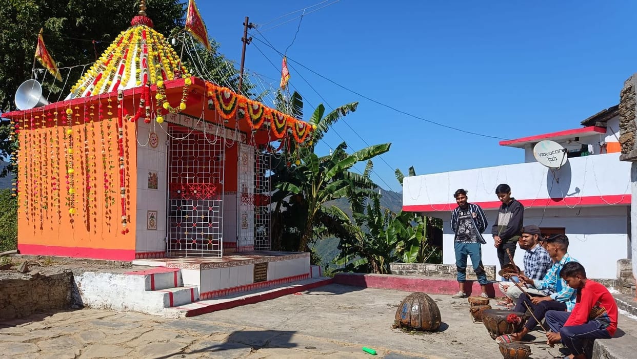 In the Bijapuri garden, the flowers of Bhagwati Mata Chhaj jai...