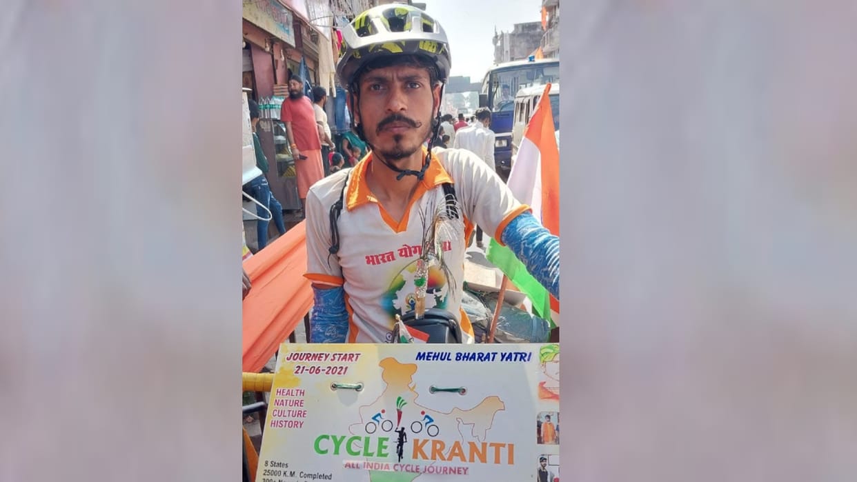 Mehul Bharat travels 25 thousand KM to join Deepotsav in Ayodhya.