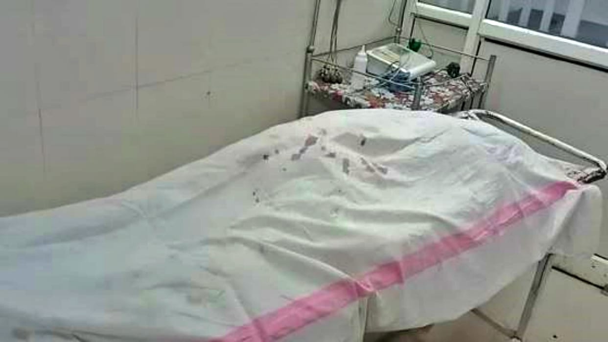father murder in front of son in Bhind