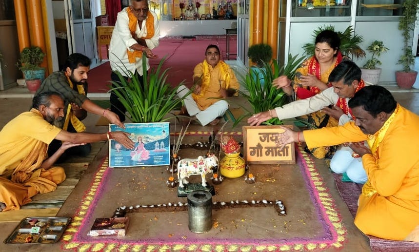 Worshiped by making Govardhan, wished for happiness and prosperity