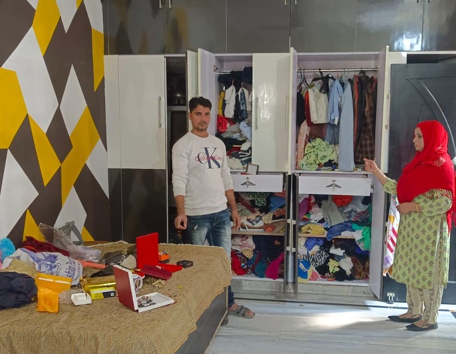 Businessman's house searched, lakhs stolen
