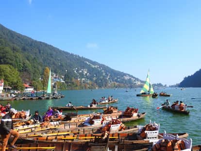 नैनीताल में बोटिंग