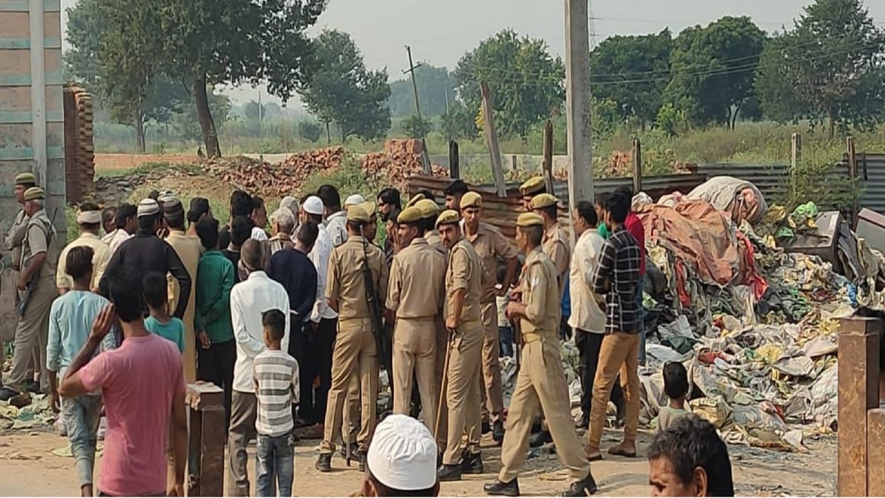 Baghpat: Wife dies of heart attack after torturing husband in police station, police force deployed in village