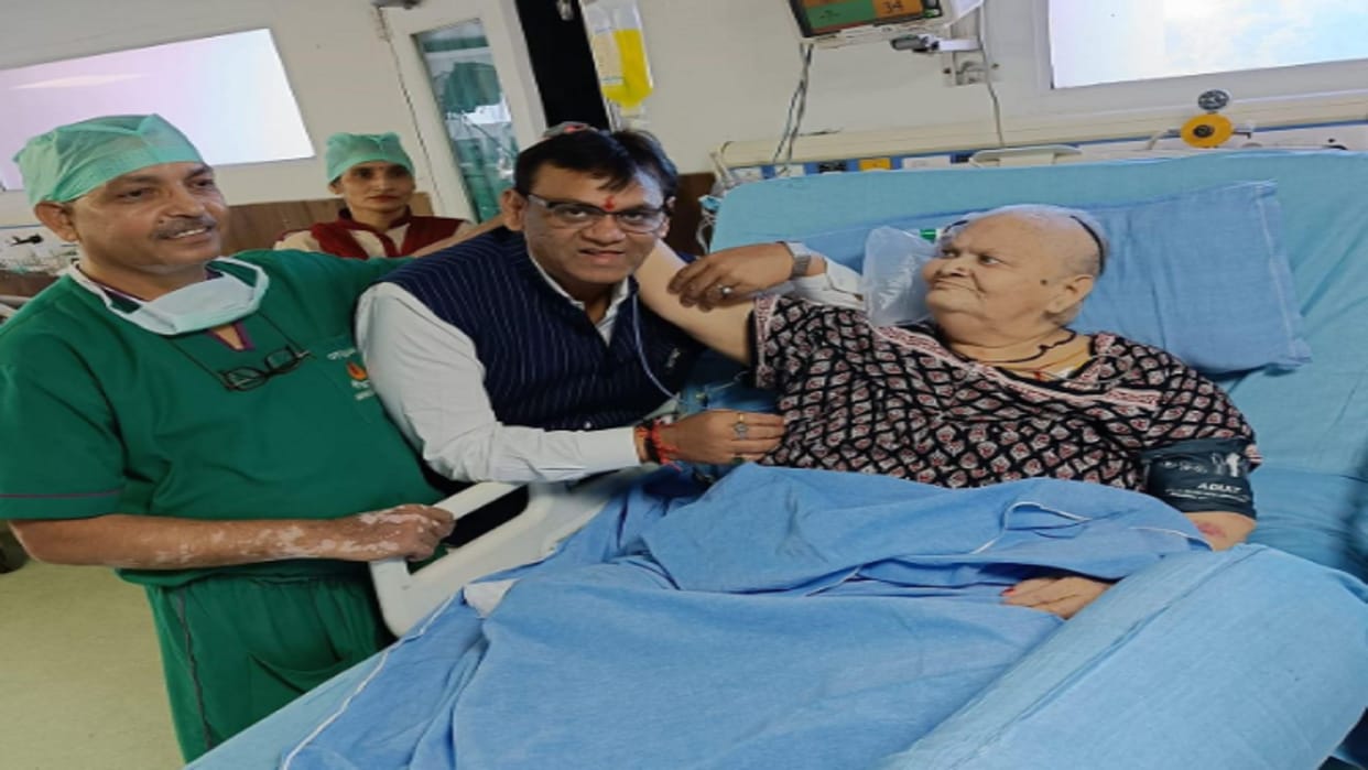 UP News: Minister Dinesh Khatik mother passes away in Meerut