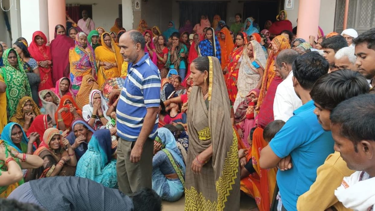 Five killed eight injured in accidents at different places at Maharajganj