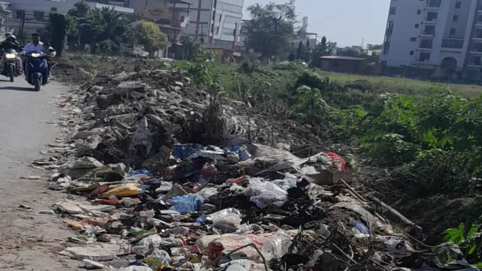 Dehradun News: Garbage spread everywhere in city but nagar nigam on first number in swachh survekshan