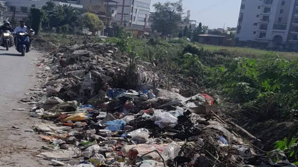Dehradun News: Garbage spread everywhere in city but nagar nigam on first number in swachh survekshan