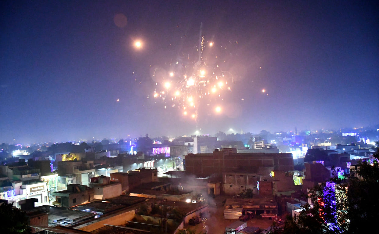Fireworks worth more than 200 crores on Diwali
