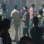 केकड़ी शहर में सड़क पर पटाखों का युद्ध।