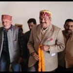 पूर्व सांसद महेश्वर सिंह भाजपा अध्यक्ष जेपी नड्डा से मिलने पहुंचे