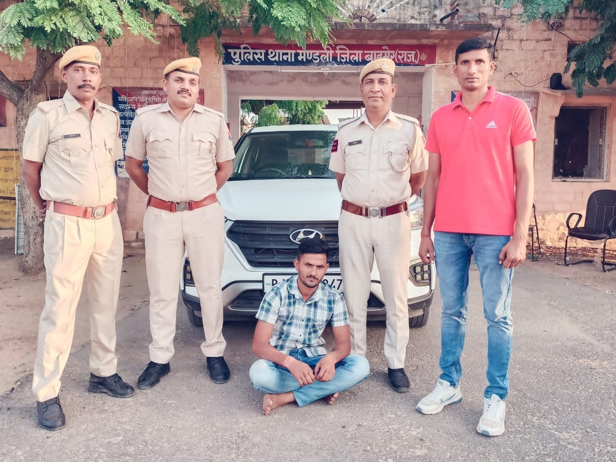 Rajasthan News: Police caught suspicious car in blockade, six different number plates found in the car