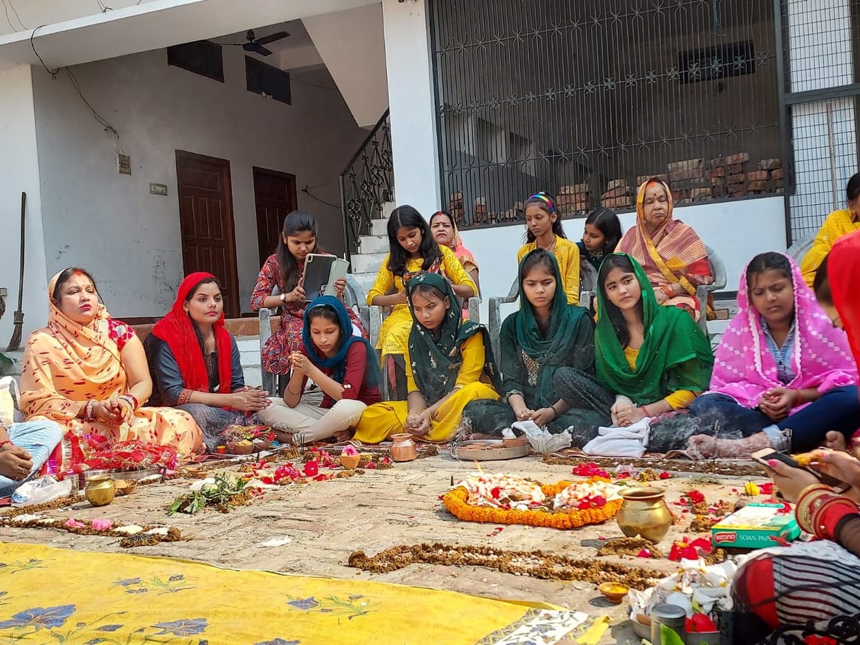 Lord Govardhan worshiped with Bhaiya Dooj festival