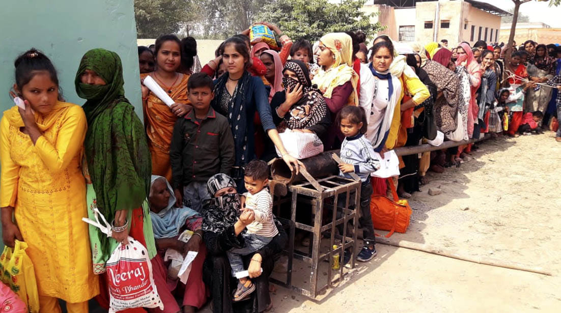 1092 sisters did tilak to the prisoners in the district jail