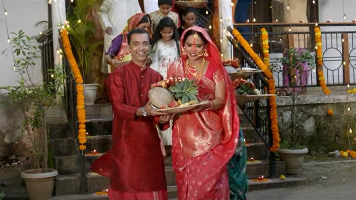 Actress nitu chandra srivastava starrer and singer sunidhi chauhan chhath geet viral