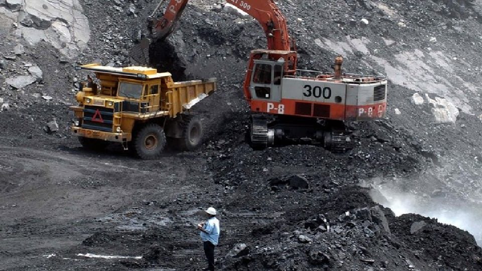 World Energy Outlook 2022: International Energy Agency  said- 'Global emissions will peak in 2025'