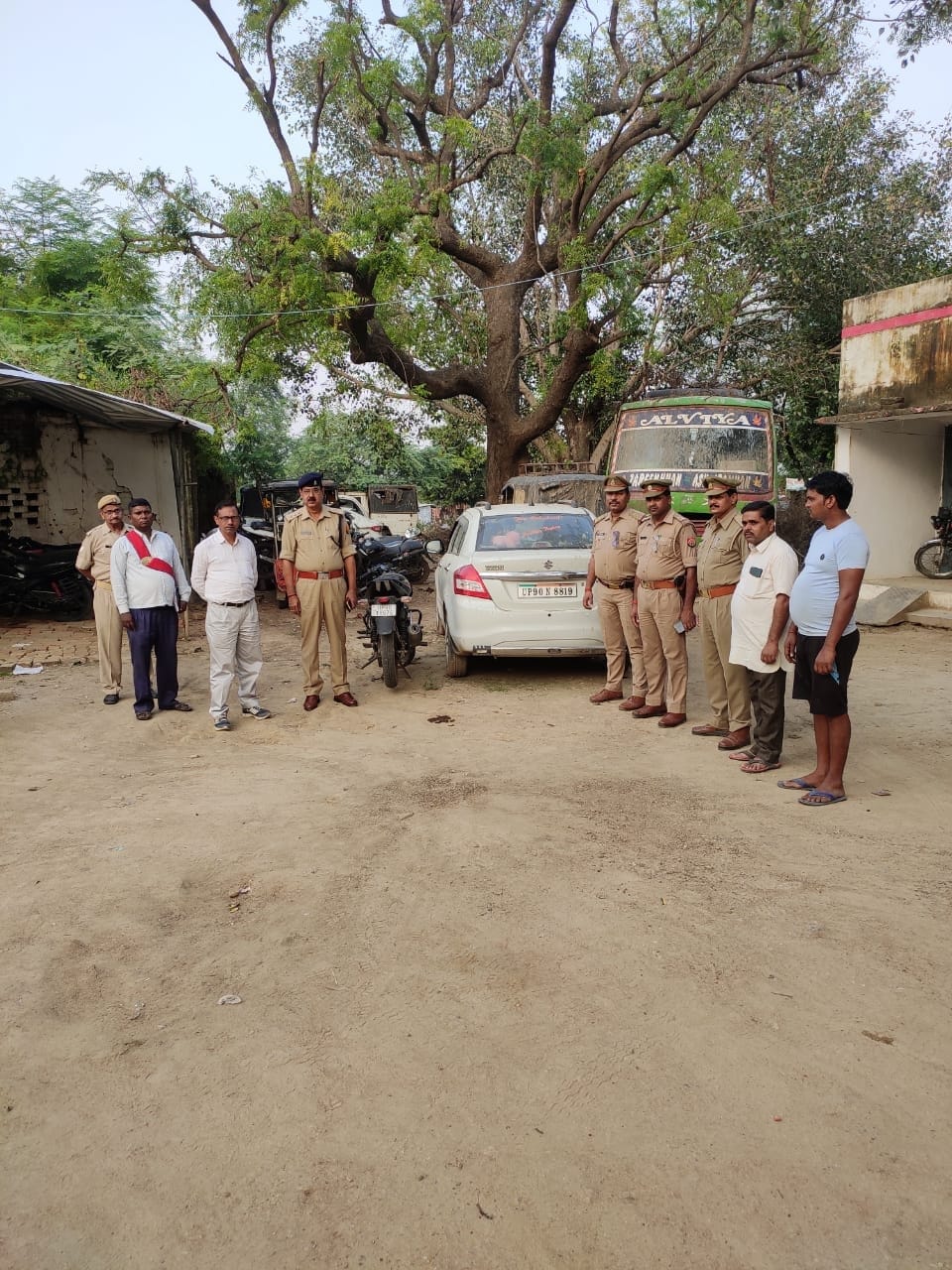 Banda: Illegal property of two drug smugglers seized