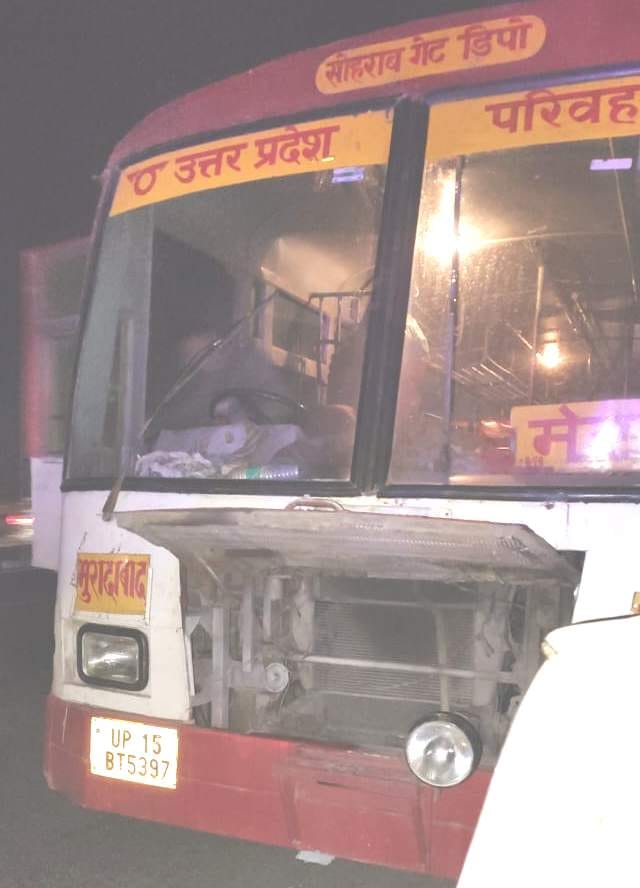 Fire in the wiring of roadways bus, passengers saved their lives by jumping