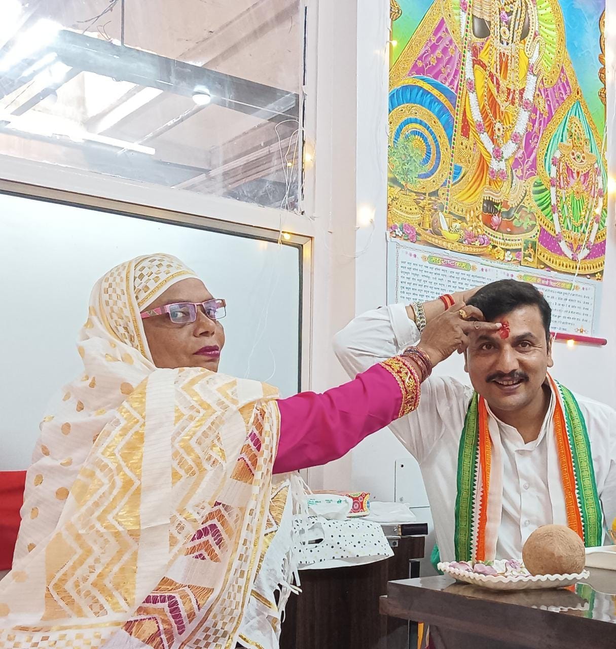 Hathras: Congress district president got Salma Begum done Tilak