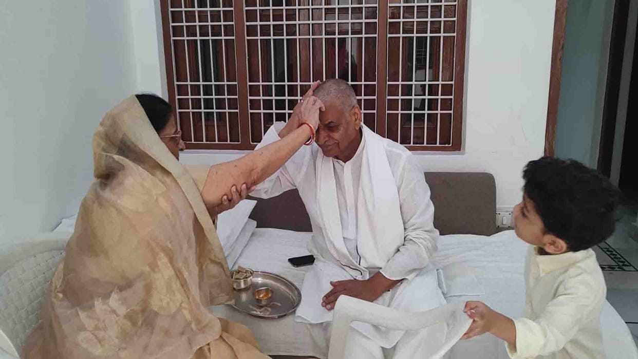 Etawah: Shivpal reached sister Kamala Devi house to celebrate Bhai Dooj