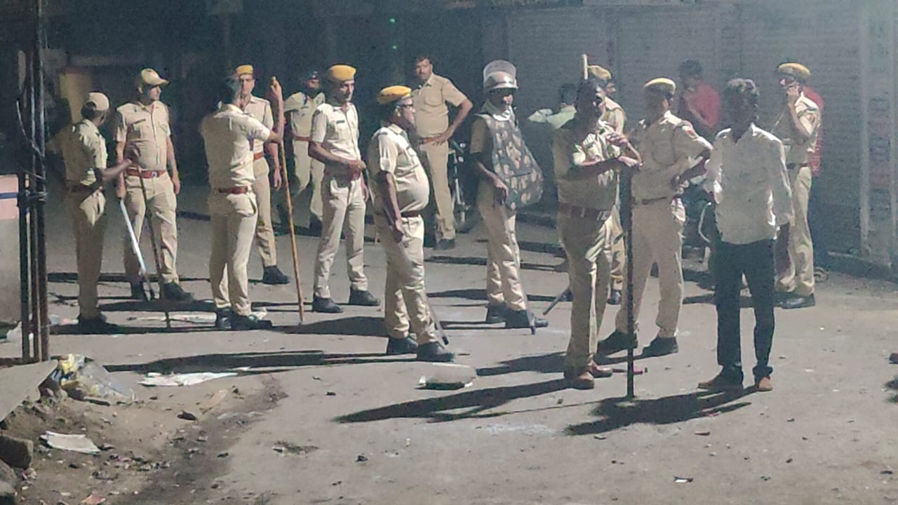 Rajasthan News: Govardhan Puja, cracker war in Kekdi, many injured including a policeman