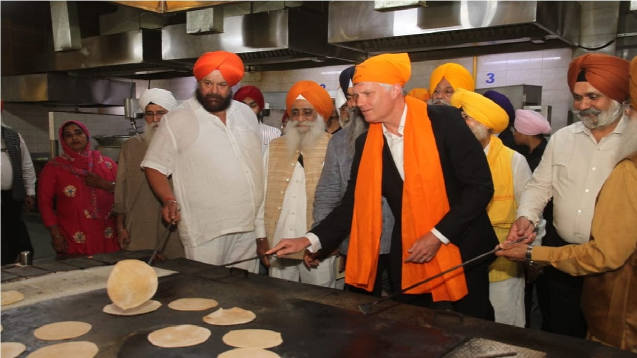 Canadian High Commissioner Cameron McKay arrives at Gurdwara Bangla Sahib