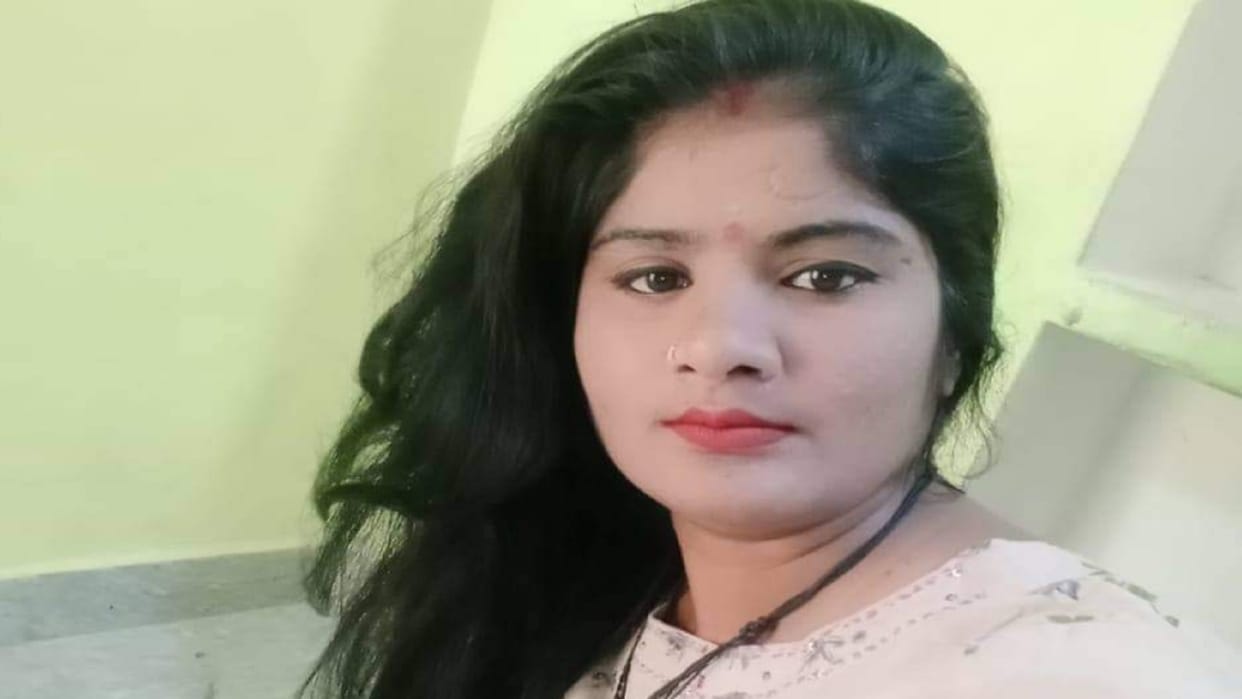 Woman living in her maternal house hanged herself in Baruasagar Jhansi