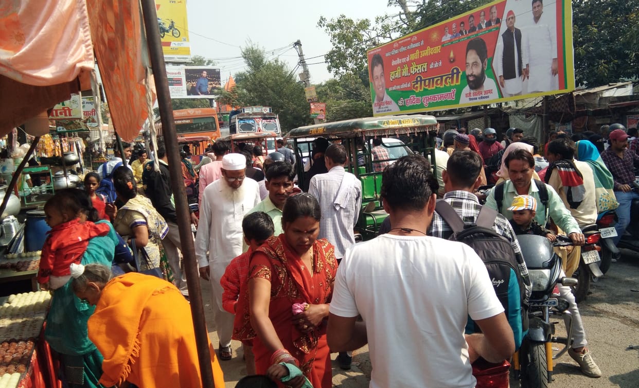 Crowd gathered at Bhai Dooj, jammed