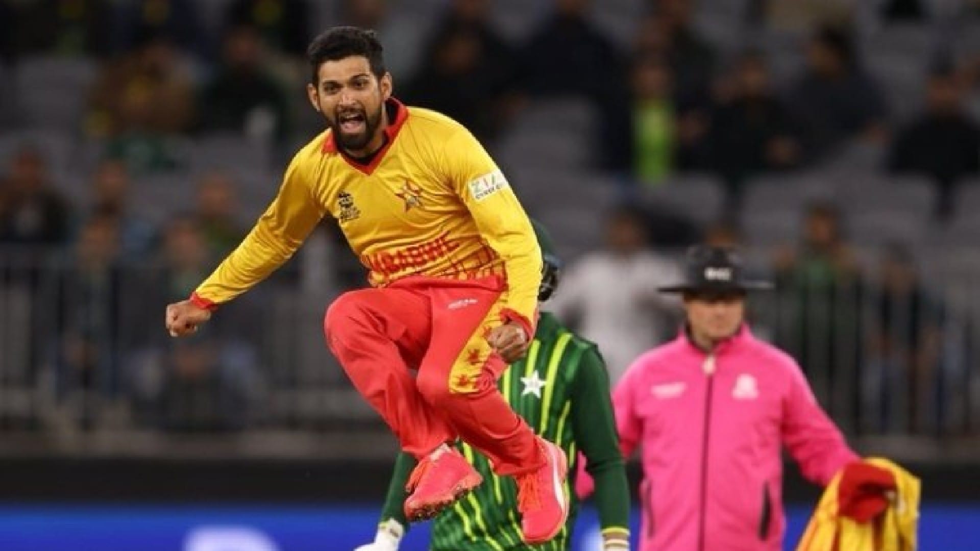 PAK vs ZIM Match last five over thriller Pakistan could not score 38 runs in 30 balls