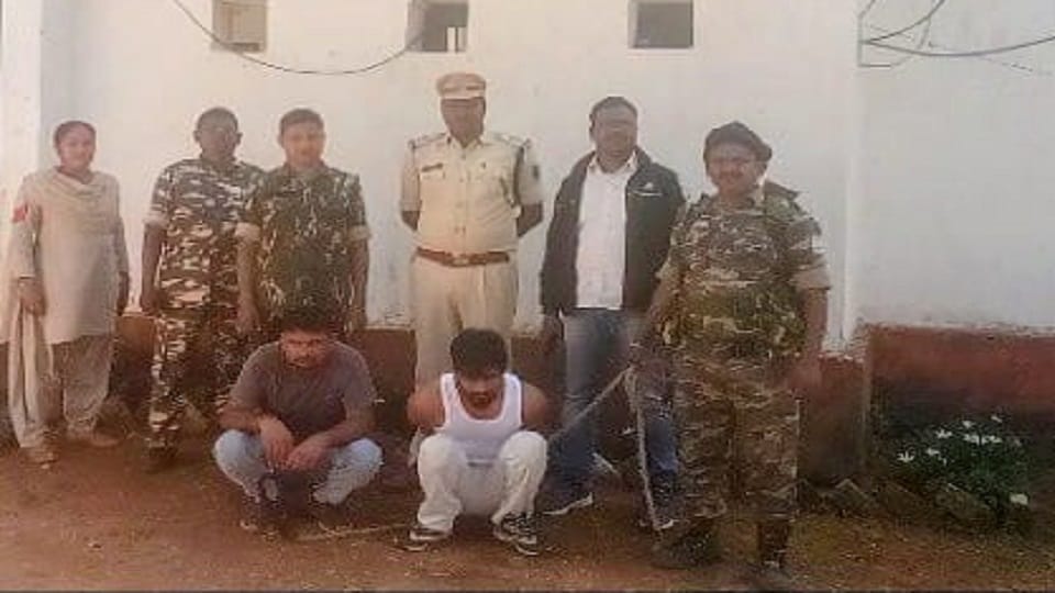 Ambikapur: Two killers absconding after killing JMM leader in Jharkhand arrested from Chando